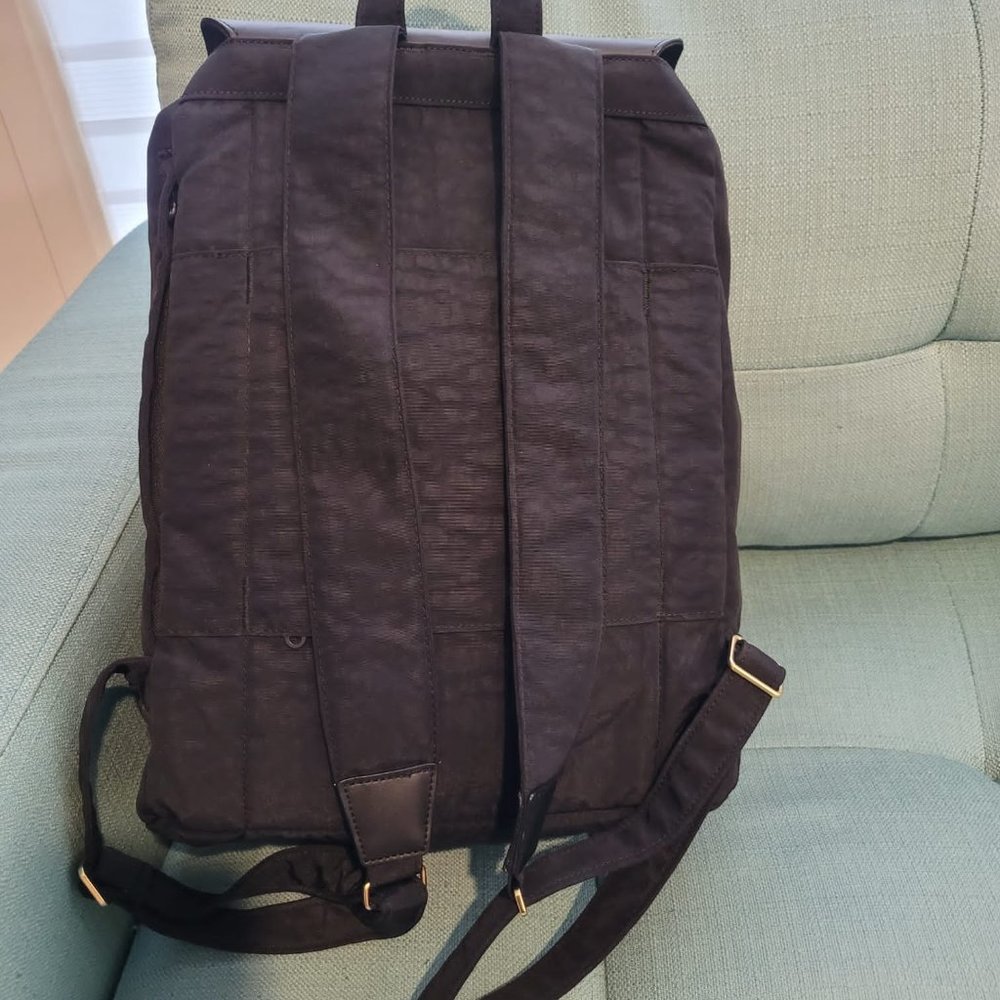 Black backpack - Picture 2 of 3